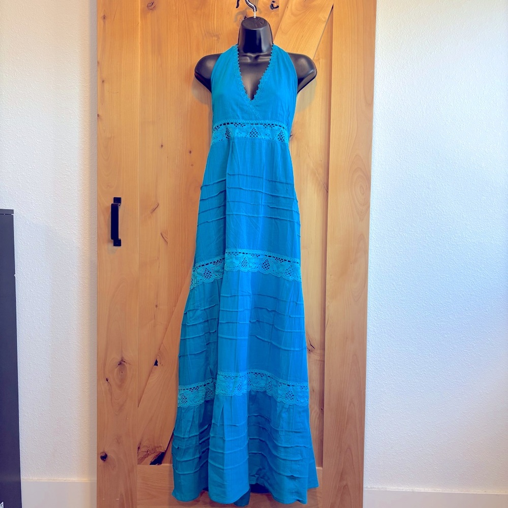 💕New Listing 💕 Beautiful Elegant Halter Maxi Cotton Dress